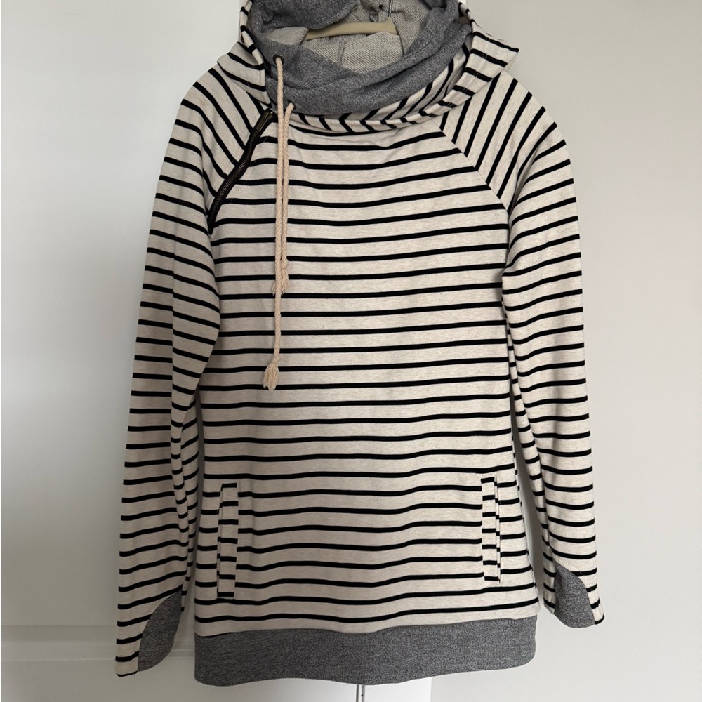 Ampersand Avenue - women’s DoubleHood Sweatshirt. Small.
